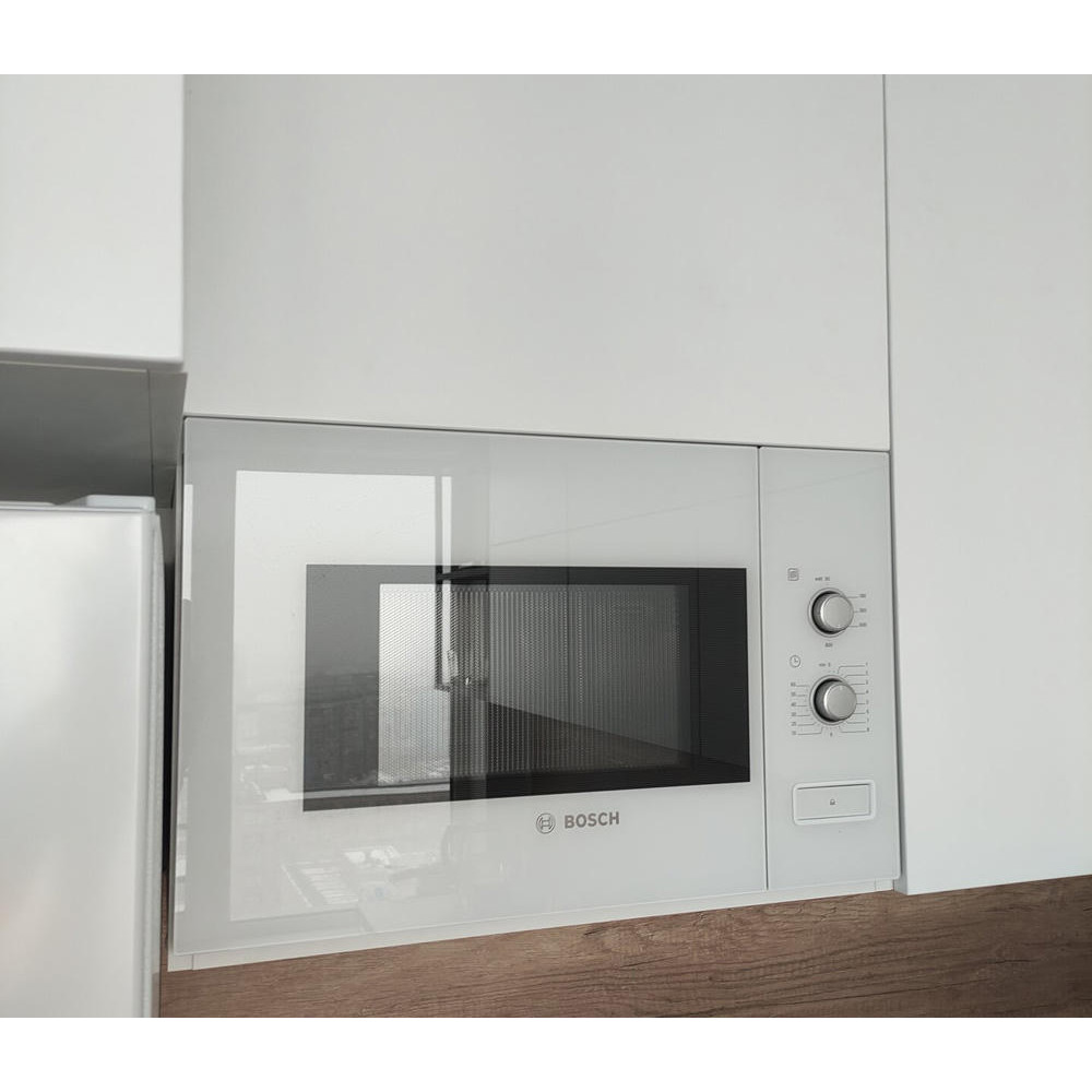 Встраиваемая микроволновая печь Bosch BFL520MW0